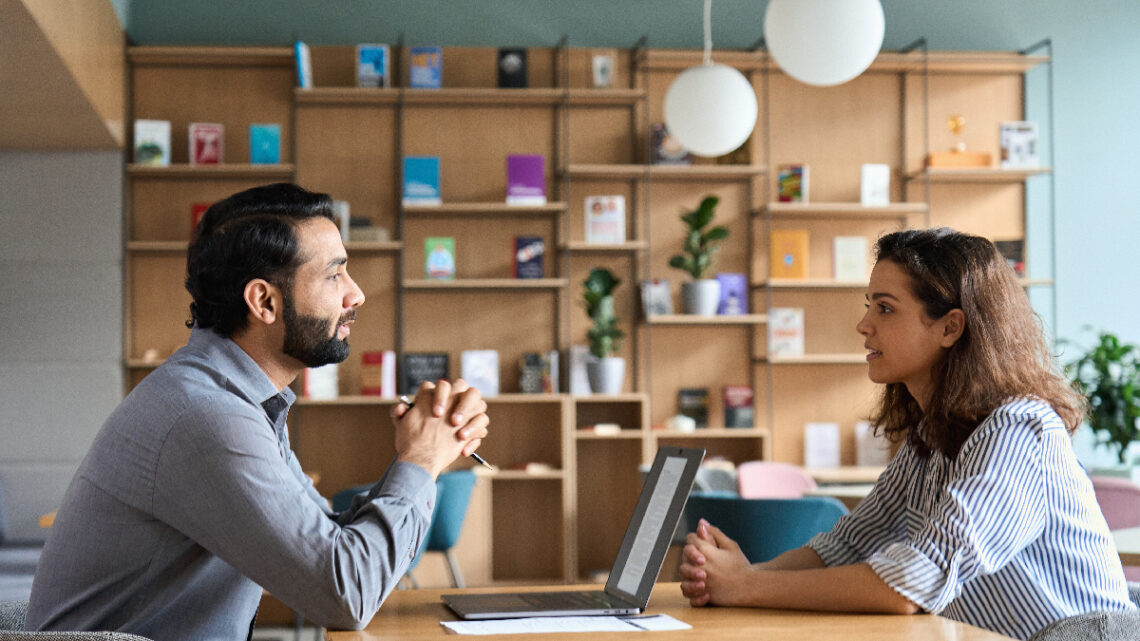 Pourquoi passer par une agence d’intérim peut booster votre carrière ?